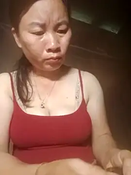 Snapshot of Lella_01 chatting on June 11, 2026, 12:32 am Lella 01 online show from June 11, 2026, 12:32 am