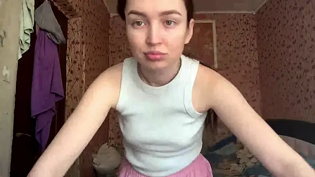 Snapshot of Chloooee chatting on May 8, 2026, 10:19 am Chloooee online show from May 8, 2026, 10:19 am