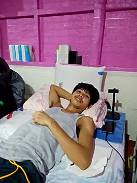 reynaldzzz online show from April 26, 2026, 8:17 pm