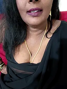 Snapshot of Sunitha-tamilponu chatting on June 1, 2026, 4:28 pm Sunitha-tamilponu online show from June 1, 2026, 4:28 pm