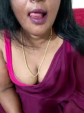 Snapshot of Sunitha-tamilponu chatting on June 12, 2026, 2:31 am Sunitha-tamilponu online show from June 12, 2026, 2:31 am