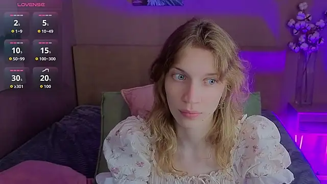 Emily Cartex online show from July 21, 2026, 8:15 am