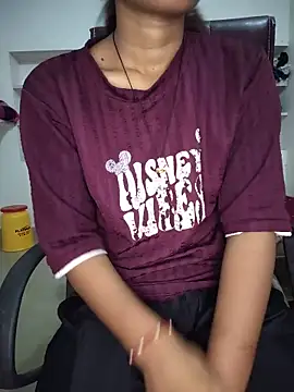 ESHA-LOVE online show from June 1, 2026, 7:19 am