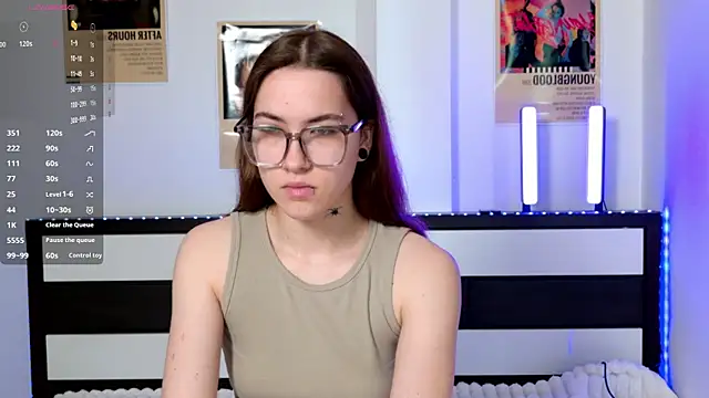 Snapshot of EvaAndLuna chatting on May 9, 2026, 2:37 am EvaAndLuna online show from May 9, 2026, 2:37 am
