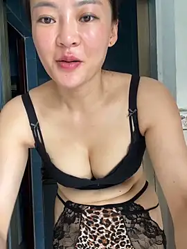 Snapshot of Meimei-bb chatting on June 3, 2026, 2:34 am Meimei-bb online show from June 3, 2026, 2:34 am