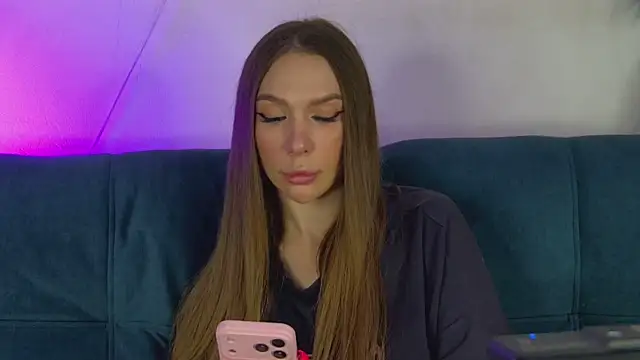 Snapshot of AddisonHux chatting on May 14, 2026, 7:55 pm AddisonHux online show from May 14, 2026, 7:55 pm