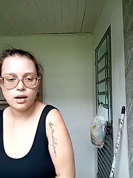 Snapshot of LunnaKitten chatting on April 29, 2026, 3:49 pm LunnaKitten online show from April 29, 2026, 3:49 pm