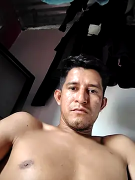 Snapshot of chicolargo17 chatting on April 30, 2026, 6:15 pm chicolargo17 online show from April 30, 2026, 6:15 pm