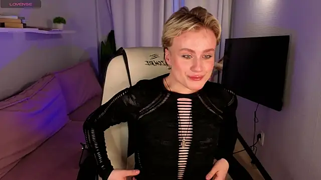 Snapshot of cumboydoll chatting on May 5, 2026, 1:58 pm cumboydoll online show from May 5, 2026, 1:58 pm