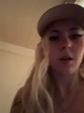 Lina-420 online show from May 21, 2026, 6:16 pm