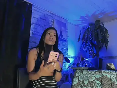 BeautyCatalella1 online show from May 17, 2026, 4:12 am
