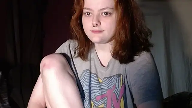 Snapshot of lolarae_xx chatting on May 20, 2026, 5:43 pm lolarae xx online show from May 20, 2026, 5:43 pm