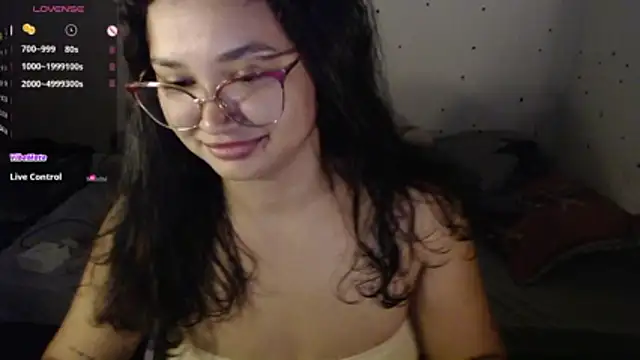 Lily     online show from May 14, 2026, 10:07 pm