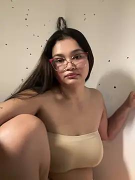 Lily     online show from July 18, 2026, 11:24 pm