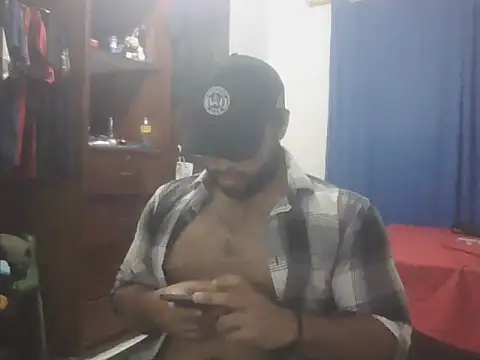 Bearmachin online show from May 7, 2026, 3:22 am