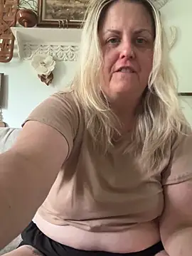 Bruiserboomer2 online show from May 24, 2026, 10:20 pm
