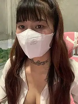 Snapshot of Lilyy18 chatting on June 4, 2026, 3:28 pm Lilyy18 online show from June 4, 2026, 3:28 pm