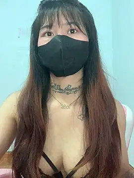 Snapshot of Lilyy18 chatting on May 3, 2026, 3:11 am Lilyy18 online show from May 3, 2026, 3:11 am