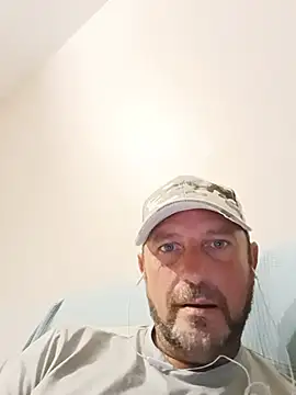 Snapshot of Frank20cmdura chatting on June 11, 2026, 5:15 am Frank20cmdura online show from June 11, 2026, 5:15 am