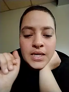 wetandtightcoochie online show from April 29, 2026, 5:52 pm