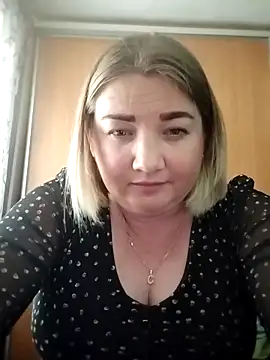 MiyaOlliver online show from May 10, 2026, 10:52 am