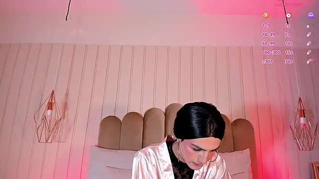 Snapshot of nicki-west chatting on June 9, 2026, 7:37 pm nicki-west online show from June 9, 2026, 7:37 pm