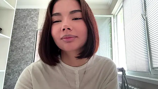 Snapshot of MarylnMonnier chatting on May 18, 2026, 8:19 am MarylnMonnier online show from May 18, 2026, 8:19 am