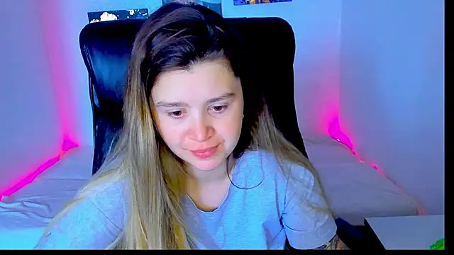 Snapshot of Natali_Secret chatting on June 21, 2026, 7:25 am Natali Secret online show from June 21, 2026, 7:25 am