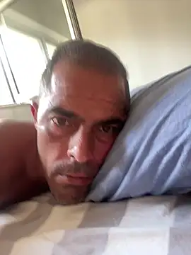 Snapshot of Riccardo86xx chatting on June 26, 2026, 12:00 pm Riccardo86xx online show from June 26, 2026, 12:00 pm