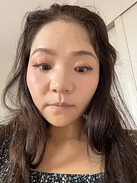 xiaochengzi505 online show from June 22, 2026, 3:25 am