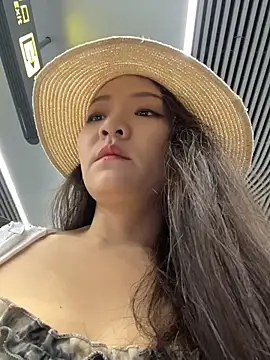 xiaochengzi505 online show from June 24, 2026, 1:26 am