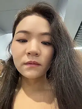 xiaochengzi505 online show from June 18, 2026, 1:15 am