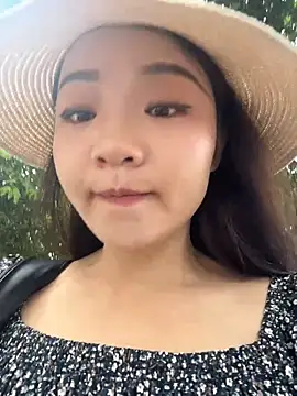 xiaochengzi505 online show from June 26, 2026, 1:33 am