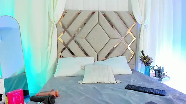 RenataPeach online show from July 24, 2026, 11:28 am