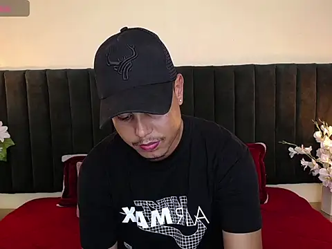 Snapshot of noah_oliver1 chatting on May 6, 2026, 7:07 pm noah oliver1 online show from May 6, 2026, 7:07 pm