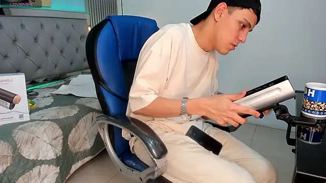 Ethanx18  online show from June 12, 2026, 3:26 am