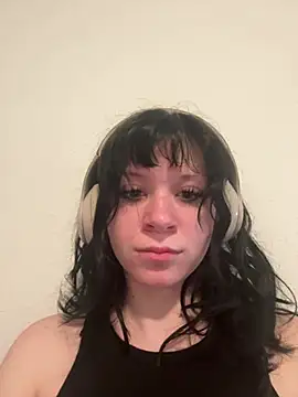 kaygbbmama online show from April 28, 2026, 3:22 am