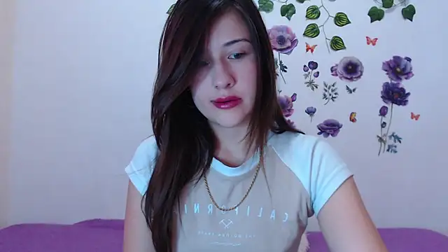 Snapshot of GirlAngell17 chatting on May 5, 2026, 12:46 am GirlAngell17 online show from May 5, 2026, 12:46 am