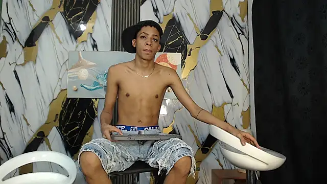 LOVE GUYS1 online show from July 25, 2026, 7:31 pm