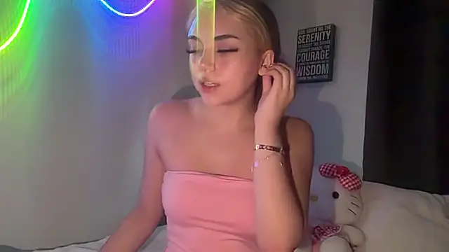 Snapshot of Maddieblairxo chatting on July 22, 2026, 3:47 pm Maddieblairxo online show from July 22, 2026, 3:47 pm