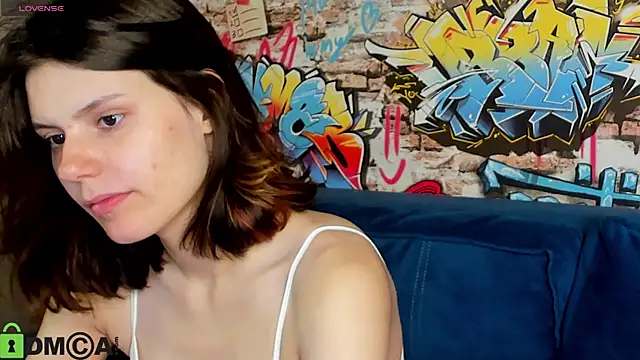 Snapshot of Kira_Be11 chatting on June 25, 2026, 1:14 am Kira Be11 online show from June 25, 2026, 1:14 am