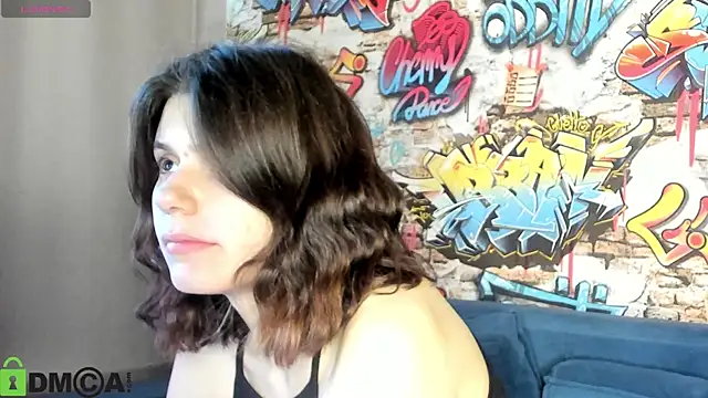 Snapshot of Kira_Be11 chatting on June 11, 2026, 1:05 am Kira Be11 online show from June 11, 2026, 1:05 am