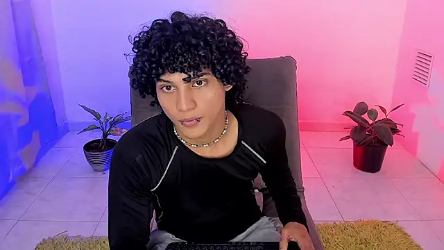 Snapshot of hades_derox_ chatting on July 25, 2026, 12:18 am hades derox online show from July 25, 2026, 12:18 am