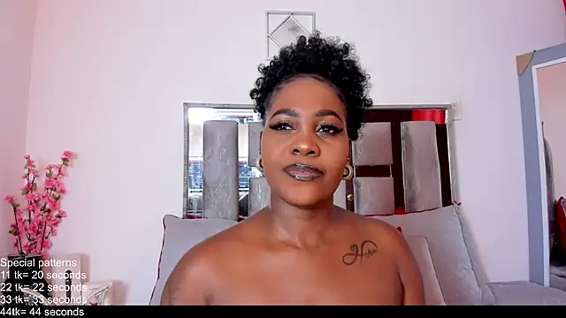 EmilyRooa1 online show from June 23, 2026, 7:23 pm