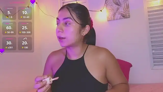 VictoriaaLopez online show from June 20, 2026, 1:49 pm