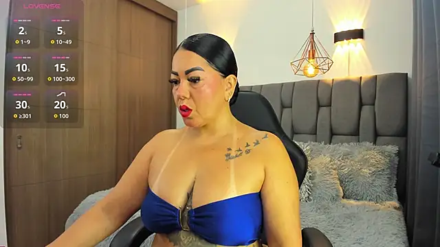 Alanna 19 online show from June 4, 2026, 2:55 pm