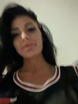 RaquelleXO online show from June 5, 2026, 8:25 pm