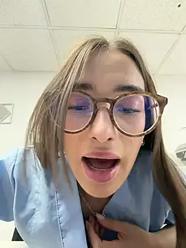 Snapshot of Sweet_Milaa1 chatting on August 4, 2026, 8:24 pm Sweet Milaa1 online show from August 4, 2026, 8:24 pm