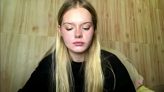 Snapshot of Malinwitch chatting on May 24, 2026, 5:35 pm Malinwitch online show from May 24, 2026, 5:35 pm