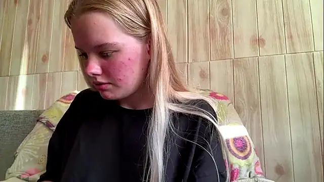Snapshot of Malinwitch chatting on July 16, 2026, 3:09 pm Malinwitch online show from July 16, 2026, 3:09 pm